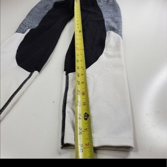 XS ATHLETA high rise jacquard flow black gray Chatarunga LEGGINGS extra small - Picture 3 of 14
